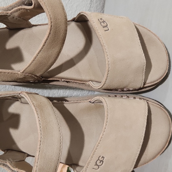 UGG Women's Goldenstar Platform Beige Sandals - Picture 3 of 16